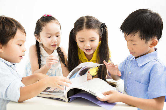 巴菲特在押注美联储降息的市场信号
