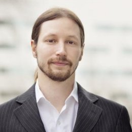 传统基金持续失去资金，比特币成为投资“救星”！过去一年获得22%超额收益